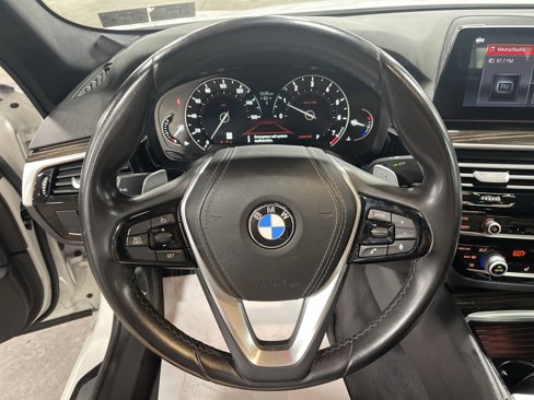 Used 2019 BMW 530i xDrive w/ Convenience Package image 17