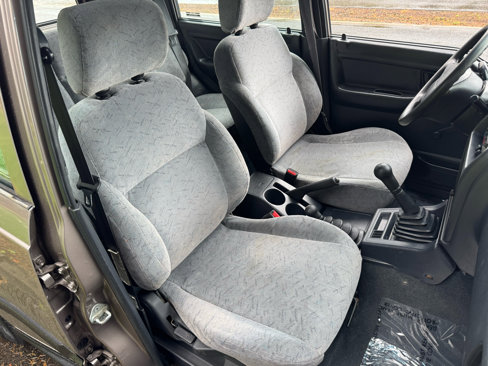 Used 1998 Chevrolet Tracker 4WD image 12