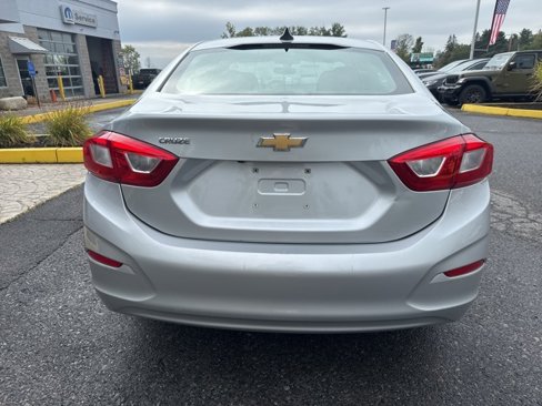 Used 2017 Chevrolet Cruze LS image 5