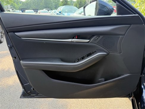 Used 2022 MAZDA MAZDA3 s image 21