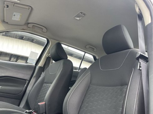 Used 2021 Nissan Kicks S image 18