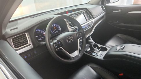 Used 2017 Toyota Highlander XLE image 15