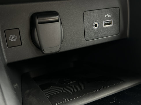 New 2025 Nissan Versa SV w/ Trunk Package image 21