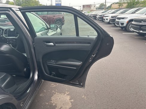 Used 2017 Chrysler 300 C image 16
