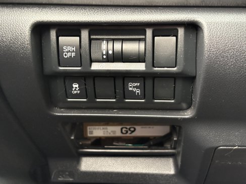 Used 2018 Subaru Crosstrek 2.0i Limited image 28
