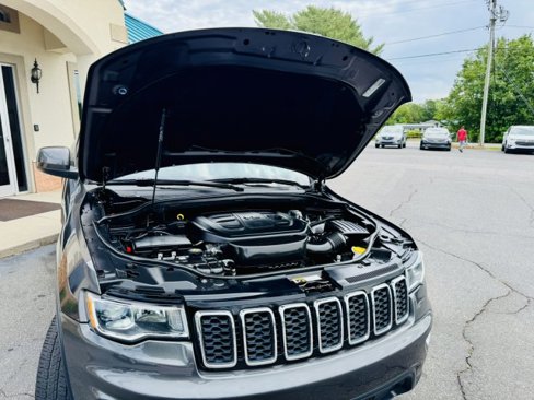 Used 2020 Jeep Grand Cherokee Laredo w/ Laredo X Package image 19