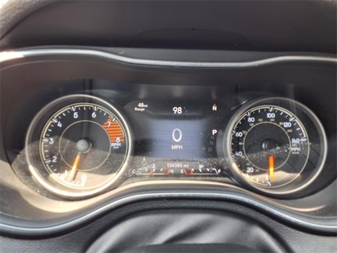 Used 2019 Jeep Cherokee Trailhawk w/ Cold Weather Group image 23