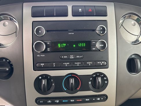 Used 2010 Ford Expedition XLT image 21