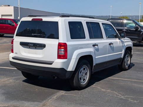 Used 2014 Jeep Patriot Sport image 2