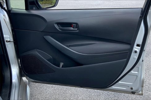 Used 2022 Toyota Corolla LE image 25