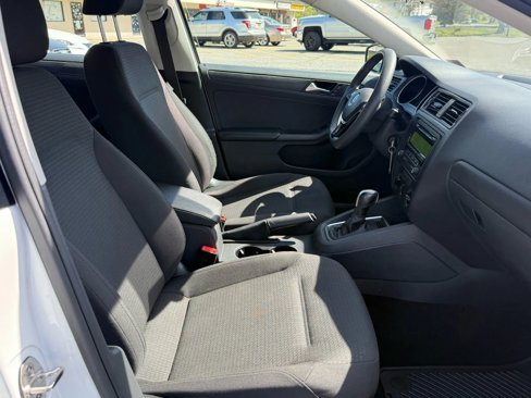 Used 2015 Volkswagen Jetta S image 19