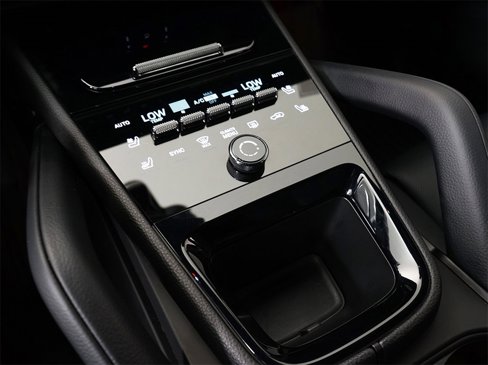 Used 2024 Porsche Cayenne image 18