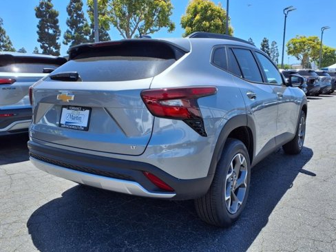 New 2025 Chevrolet Trax LT w/ Driver Confidence Package image 5