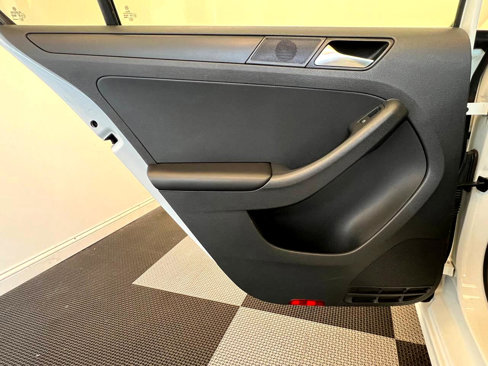 Used 2014 Volkswagen Jetta S image 9