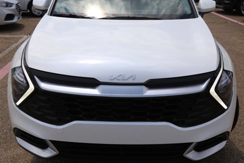 Used 2023 Kia Sportage LX image 11