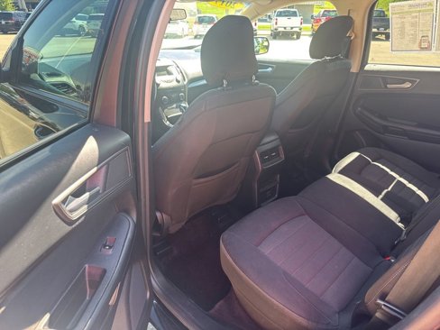 Used 2017 Ford Edge SE image 17
