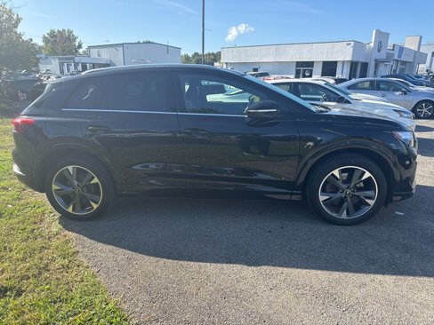 Used 2022 Audi Q4 e-tron Premium Plus image 8