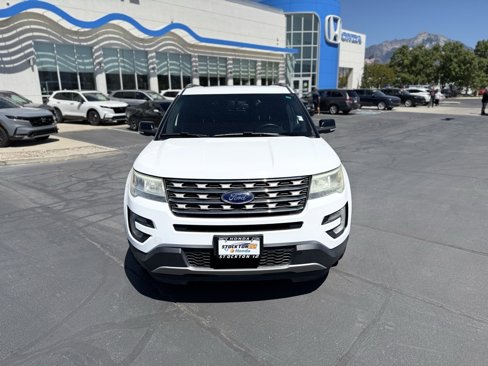 Used 2017 Ford Explorer XLT w/ Equipment Group 201A image 3