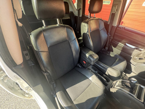 Used 2014 Jeep Compass Latitude image 18