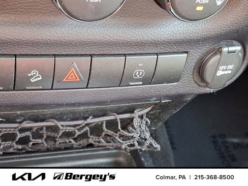 Used 2016 Jeep Wrangler Unlimited Sahara w/ Dual Top Group image 21