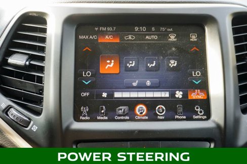 Used 2015 Jeep Cherokee Limited image 17