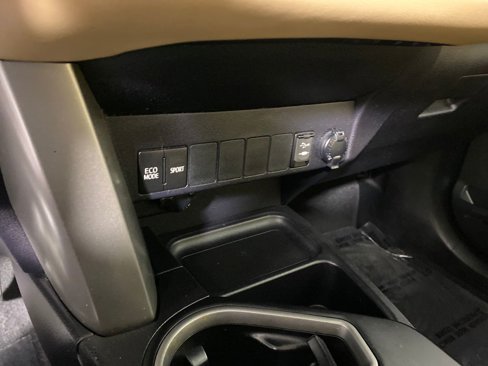 Used 2017 Toyota RAV4 XLE image 20