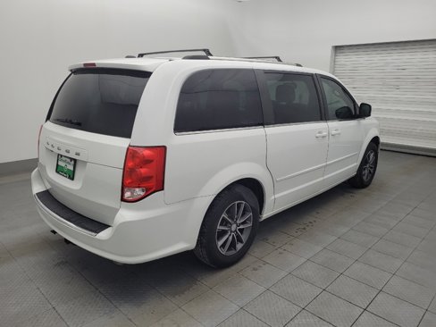 Used 2017 Dodge Grand Caravan SXT image 9