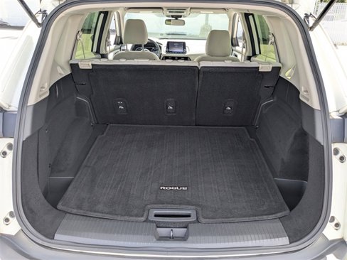 Used 2023 Nissan Rogue SV image 13