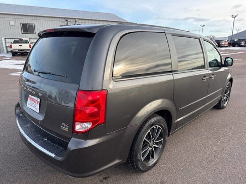 Used 2016 Dodge Grand Caravan R/T image 7