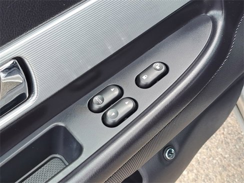Used 2004 Ford Thunderbird image 22
