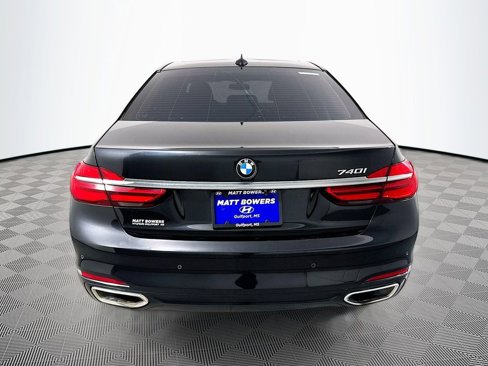 Used 2019 BMW 740i w/ Executive Package image 6