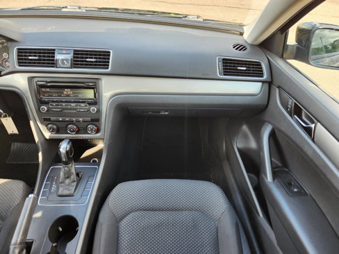 Used 2013 Volkswagen Passat 2.5 S image 16