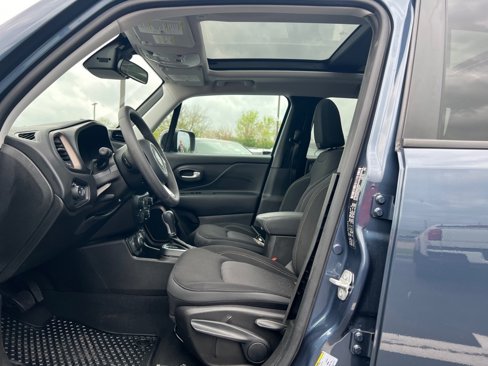 Used 2023 Jeep Renegade Latitude w/ Sun/Sound Group image 23