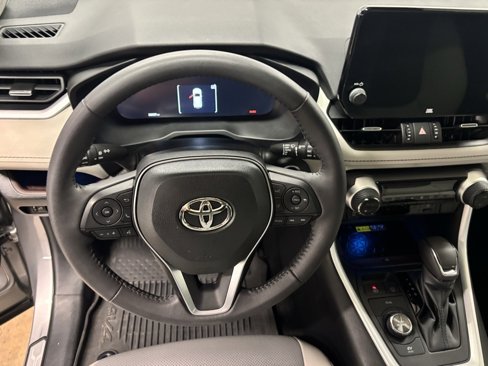 Used 2023 Toyota RAV4 Limited image 15
