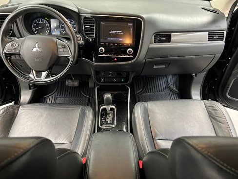 Used 2020 Mitsubishi Outlander SE image 37