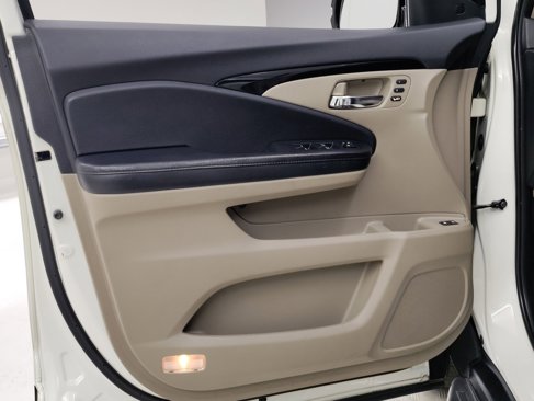 Used 2016 Honda Pilot Elite image 12