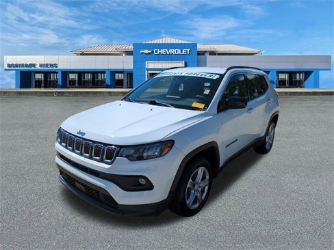 Used 2023 Jeep Compass Latitude image 8