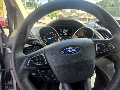 Used 2017 Ford Escape SE image 22