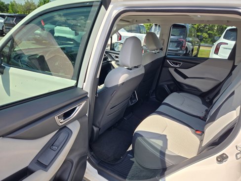 Used 2023 Subaru Forester Premium image 31