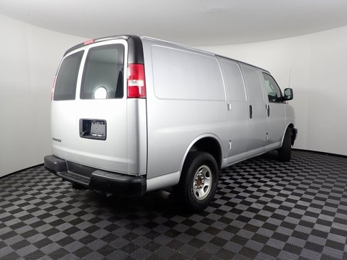 Used 2018 Chevrolet Express 2500 image 11