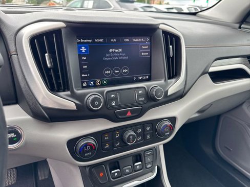 Used 2020 GMC Terrain SLT w/ Preferred Package image 19