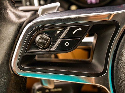 Used 2018 Porsche Macan image 27