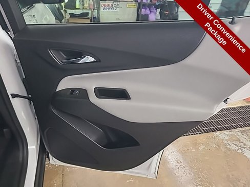 Used 2023 Chevrolet Equinox LT w/ Driver Convenience Package image 24