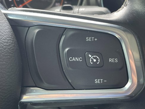 Used 2020 Jeep Wrangler Unlimited Sahara image 26