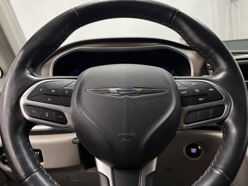 Certified 2019 Chrysler Pacifica Touring Plus w/ Cold Weather Group image 17