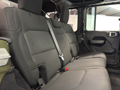 Used 2021 Jeep Wrangler Unlimited Sport image 31