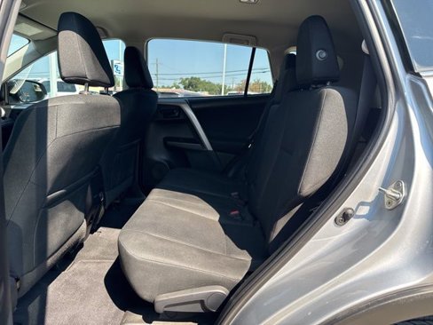 Used 2018 Toyota RAV4 LE image 16