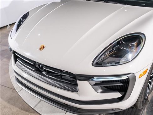Certified 2024 Porsche Macan S image 12
