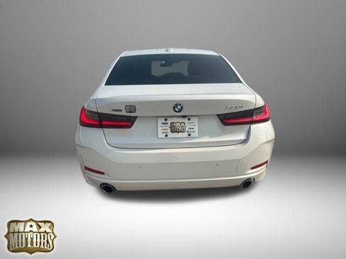 Used 2023 BMW 330i xDrive Sedan w/ Premium Package image 6