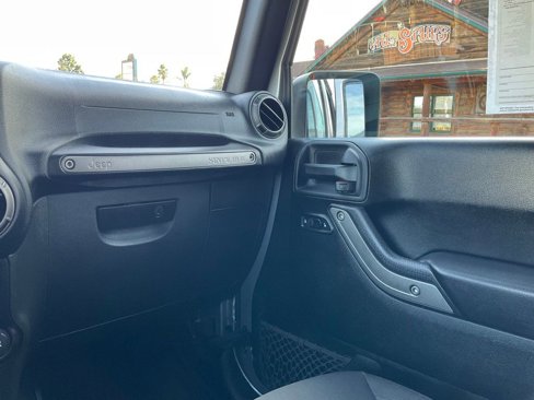 Used 2018 Jeep Wrangler Unlimited Sport S image 55